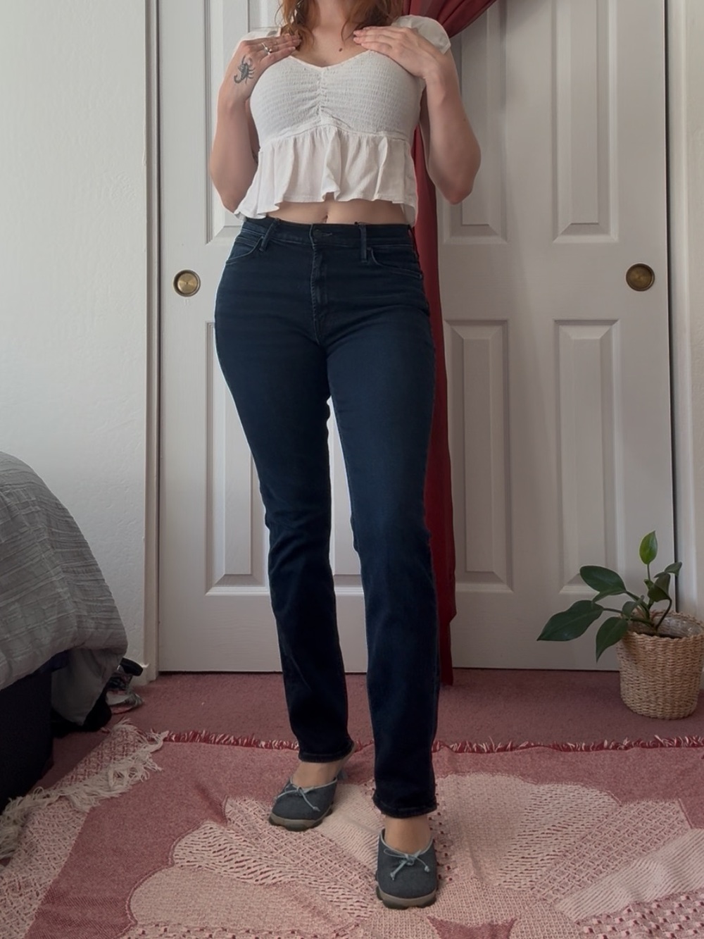 Dark wash Mother denim mid rise dazzler ankle jeans